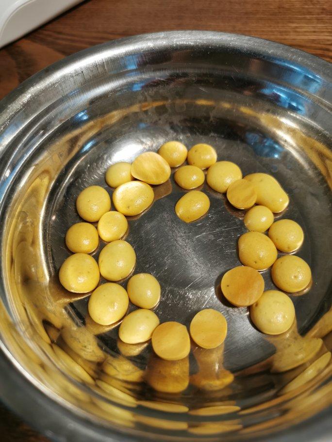 入口即化的无添加蛋黄溶豆