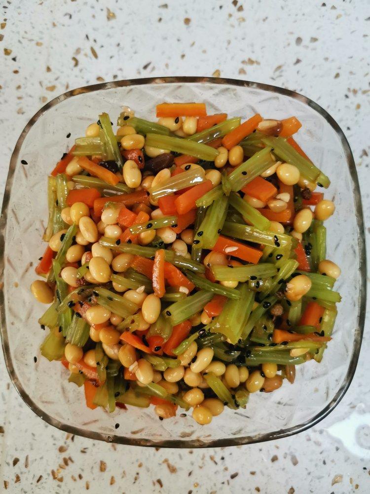 凉拌芹菜花生米胡萝卜