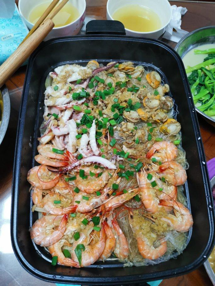 蒜蓉海鲜锅