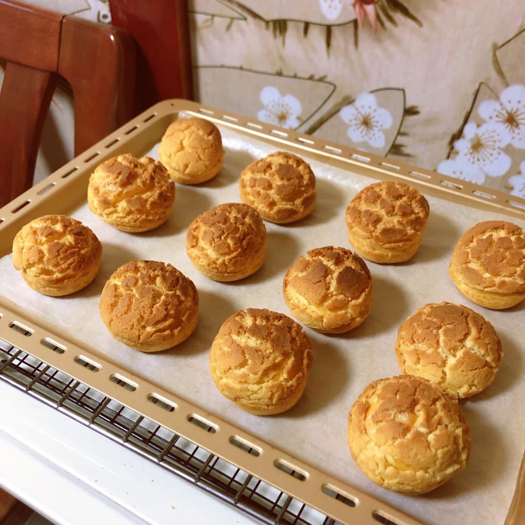 一口就爆浆的卡士达酥皮泡芙