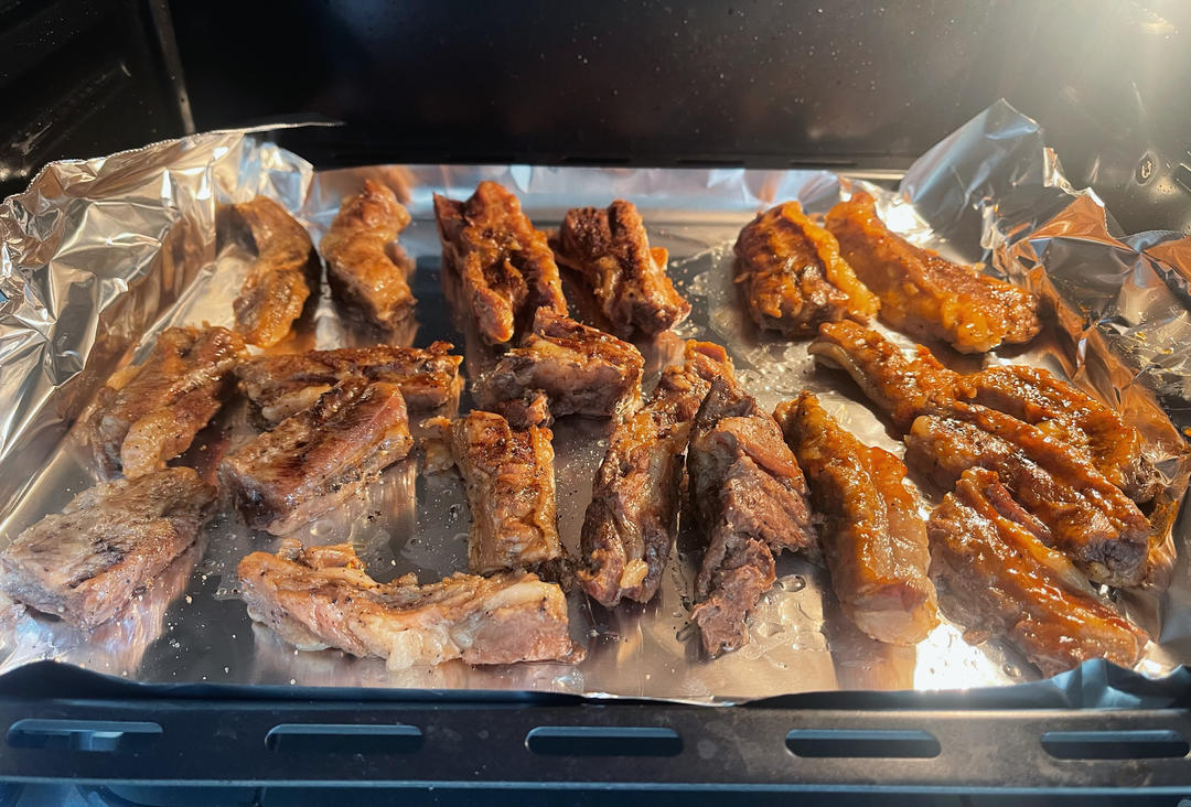 低温慢烤牛肋排（Slow Cooked Beef Ribs）