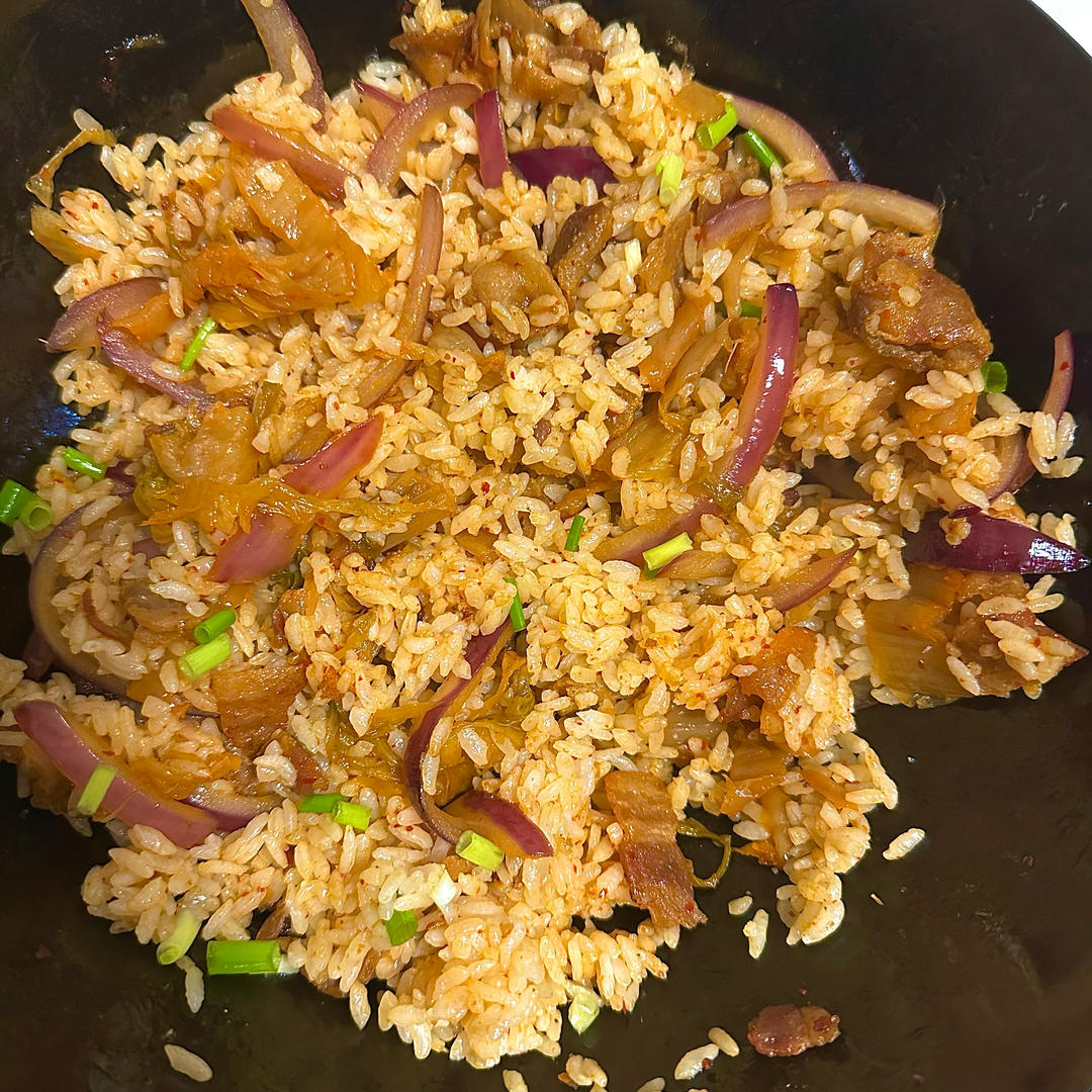 ✅挑战365天晚餐不重样第148天:五花肉泡菜洋葱炒饭‼️