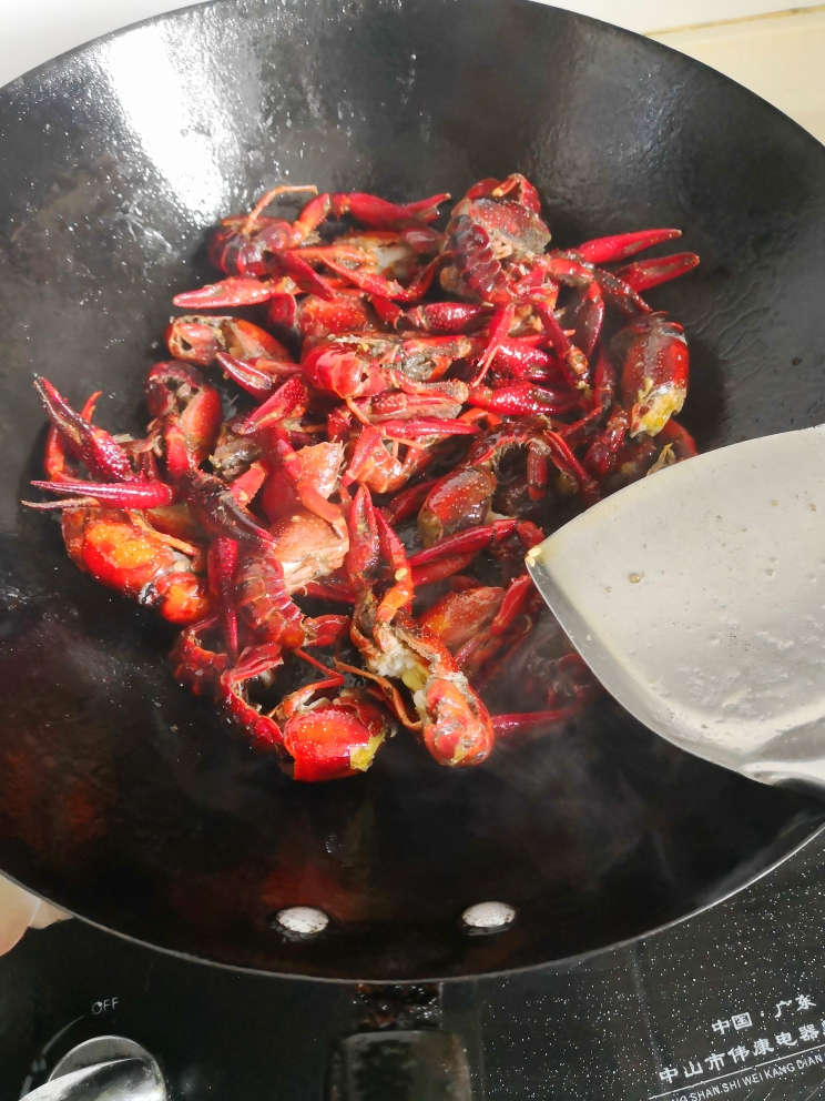 鲜香小龙虾拌面的做法 步骤2