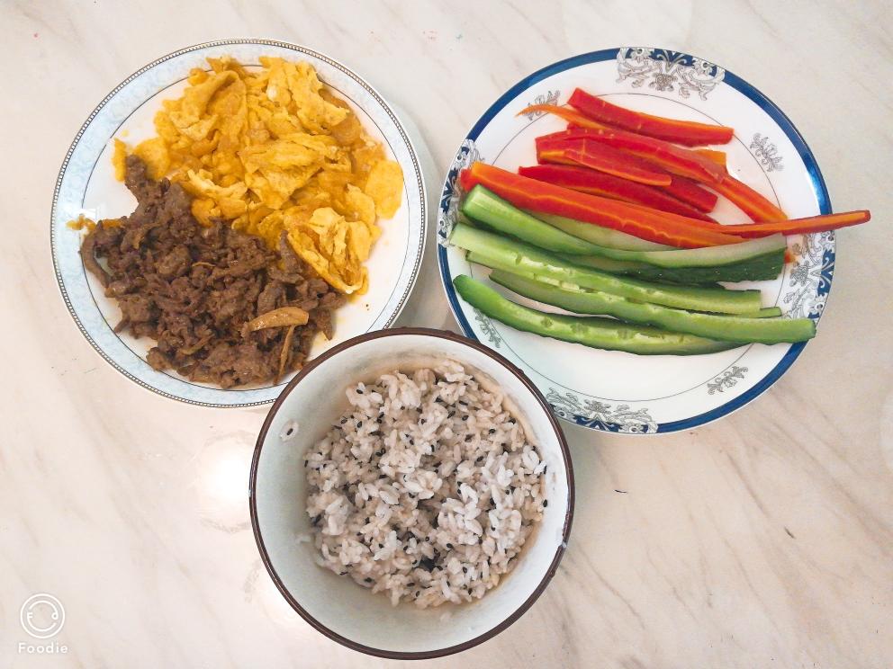 牛肉鸡蛋紫菜包饭