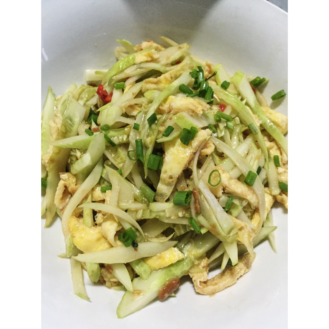 夏天来了--鸡蛋黄瓜凉菜