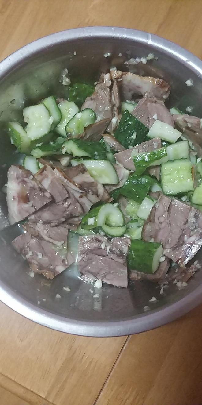 猪头肉拌黄瓜的做法