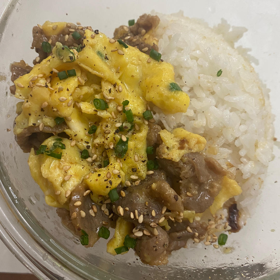 滑蛋牛肉，牛肉滑嫩，鸡蛋松软