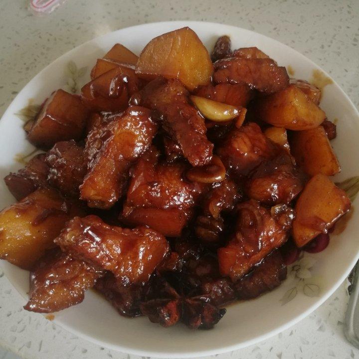 红烧肉炖土豆