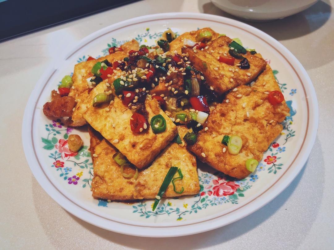外酥里嫩的煎豆腐