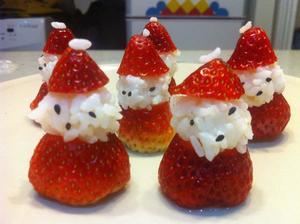 草莓圣诞老人饭饭的做法 步骤7