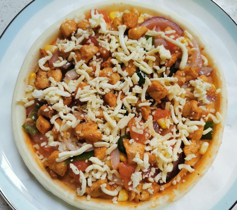 新奥尔良鸡肉蘑菇披萨（附超简单饼坯做法）