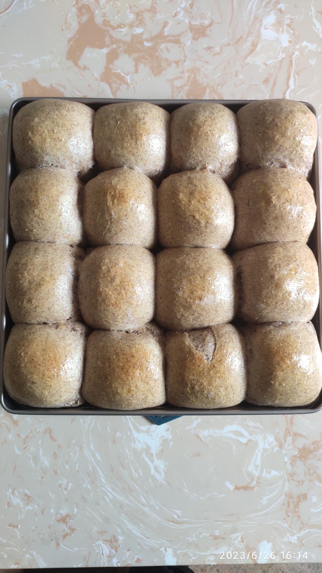 蜂蜜全麦小餐包｜浸泡全麦法