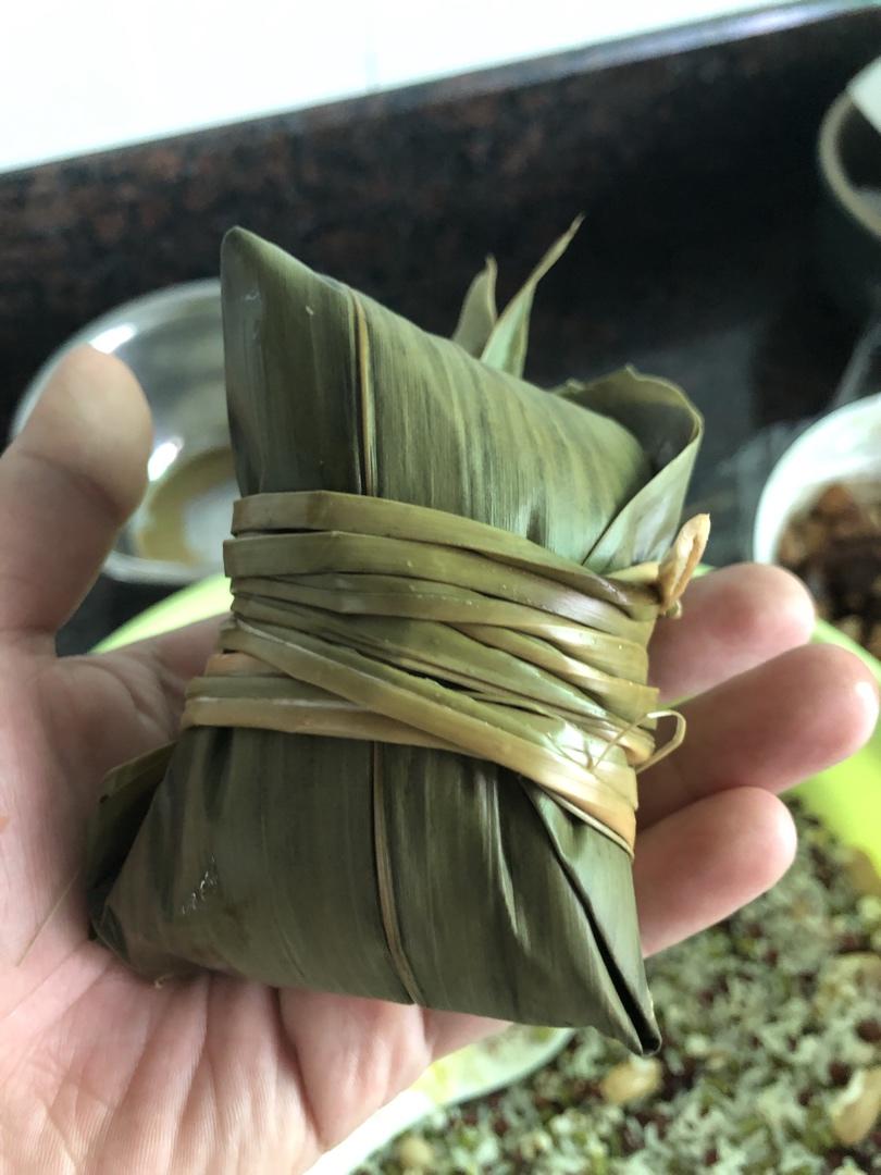 八宝肉粽的详细包法（附视频,零失败教学）