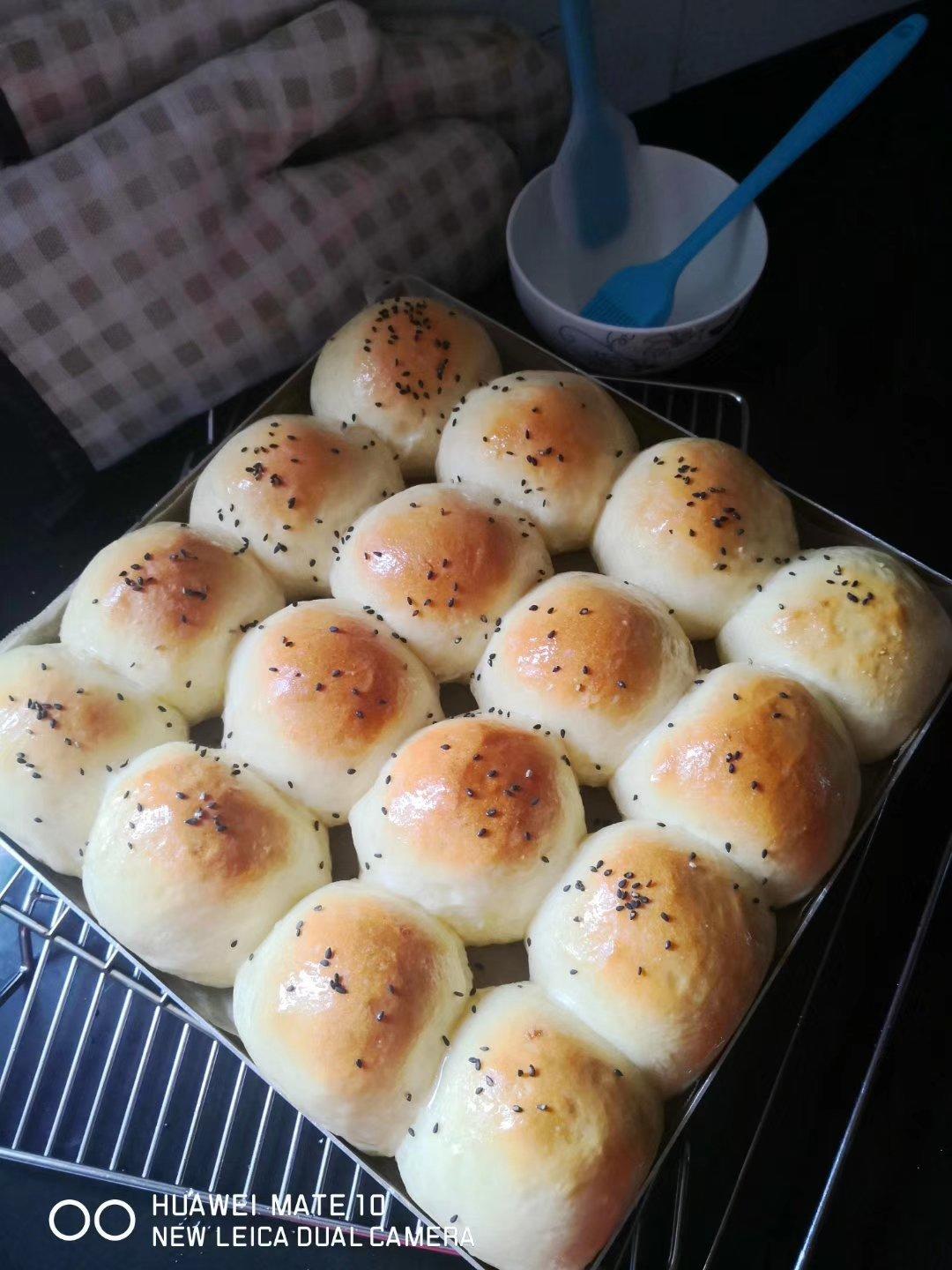 普通面粉做的柔软小餐包