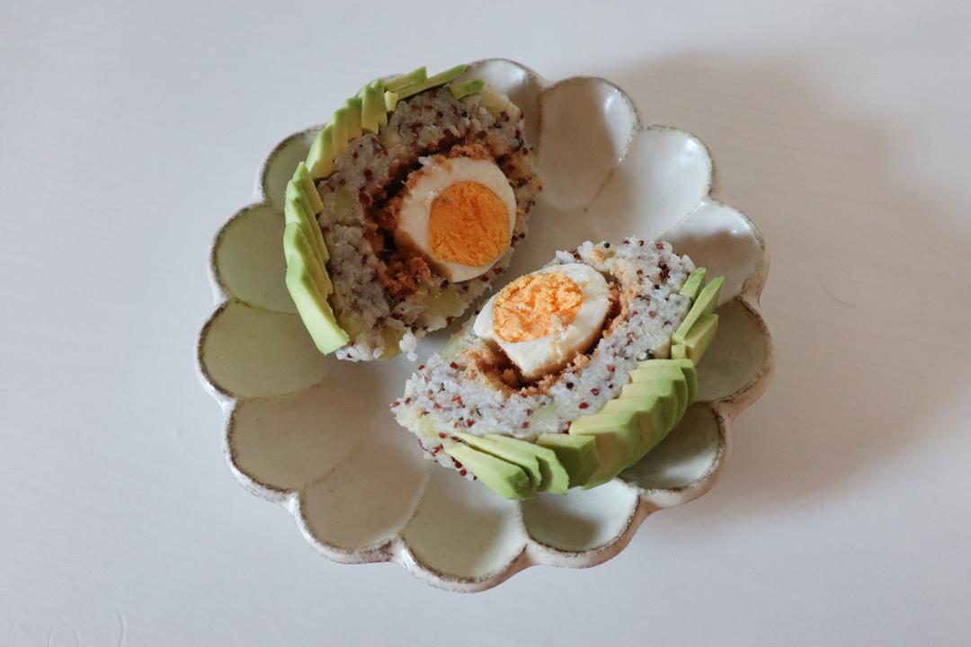 牛油果藜麦山药饭团