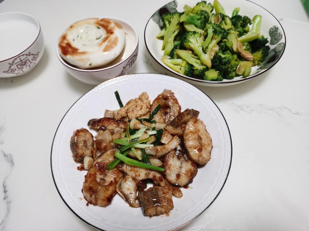 葱香焗鲈鱼