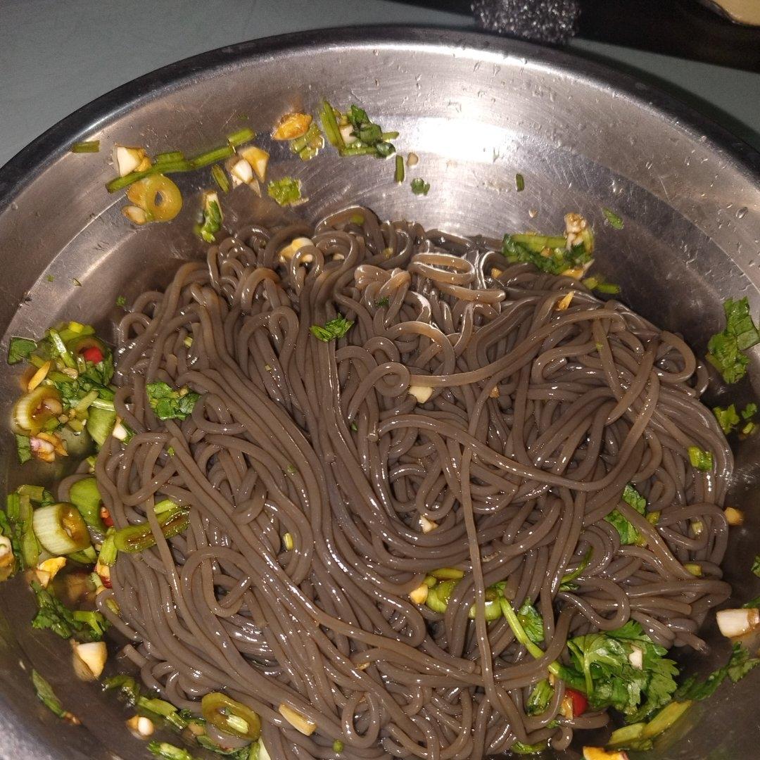 凉拌蕨根粉