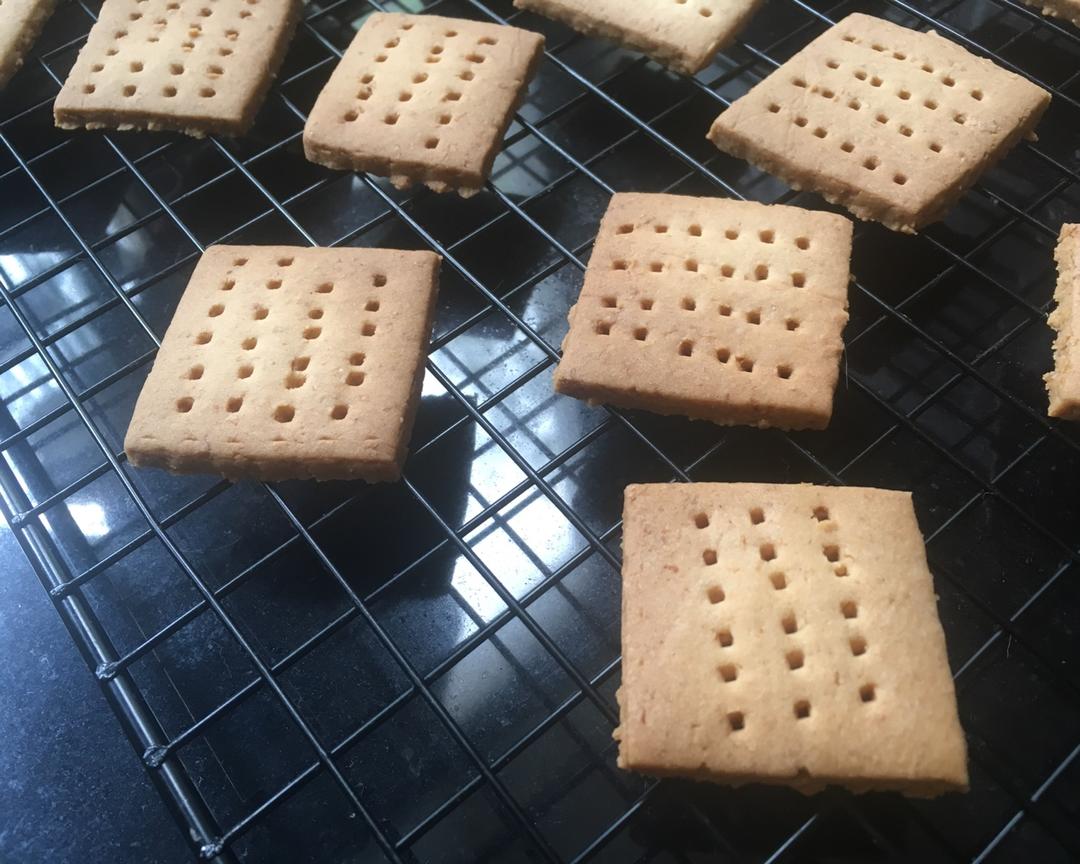 朝日屋的全麦脆饼干