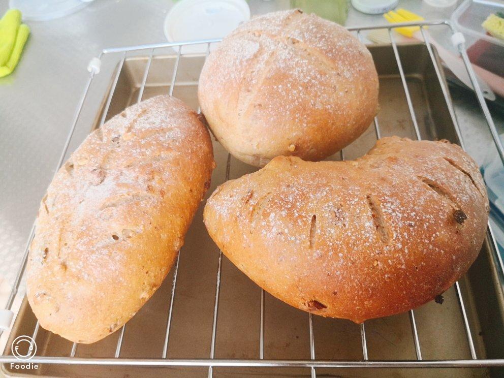 核桃红枣软欧面包