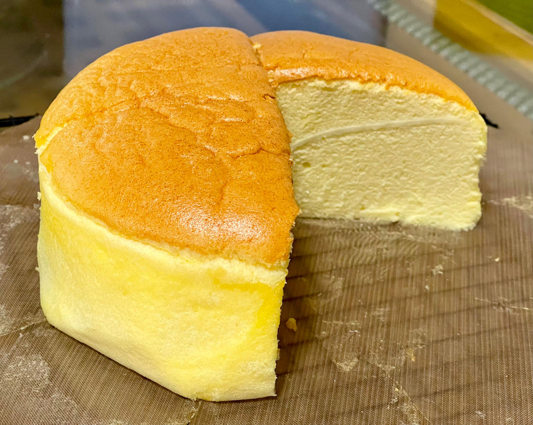 堪比柯基屁股
爆浆芝士🧀古早蛋糕