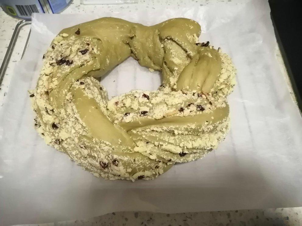 抹茶蔓越莓花环面包