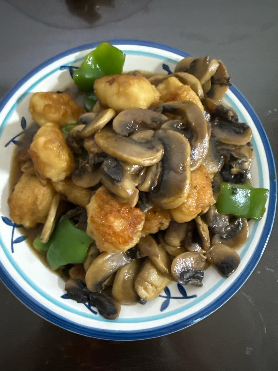 蘑菇🍄（口蘑）炒虾滑❗️简单美味