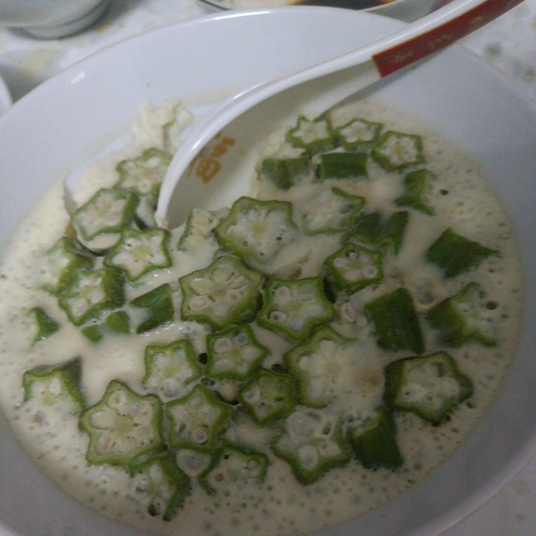 用颜值征服你~秋葵蒸蛋