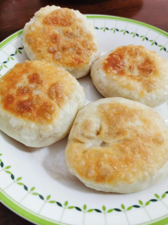 会连续吃八个的萝卜馅饼