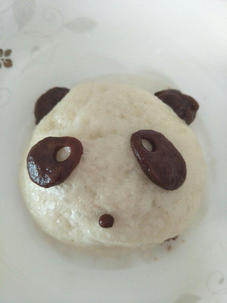 萌种之～熊猫豆沙包