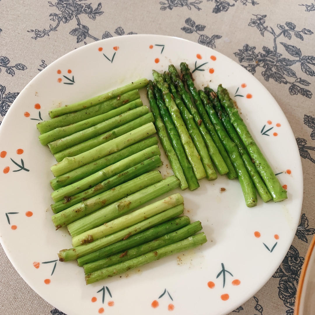 黑胡椒煎芦笋（新手水焯版）——牛排搭档
