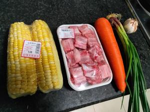玉米排骨养生汤–电饭煲的做法 步骤1