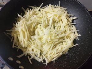 家常清炒土豆丝的做法 步骤3