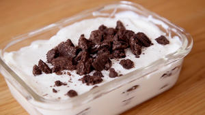 奥利奥芝士冰淇淋/松露巧克力/奶昔/盒子蛋糕(含视频)的做法 步骤6