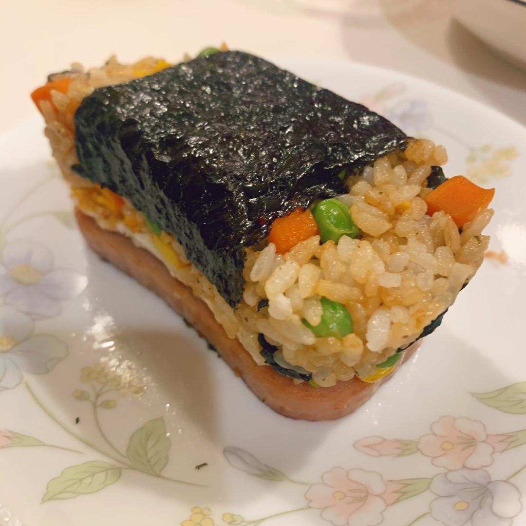 超厚超满足的午餐肉饭团