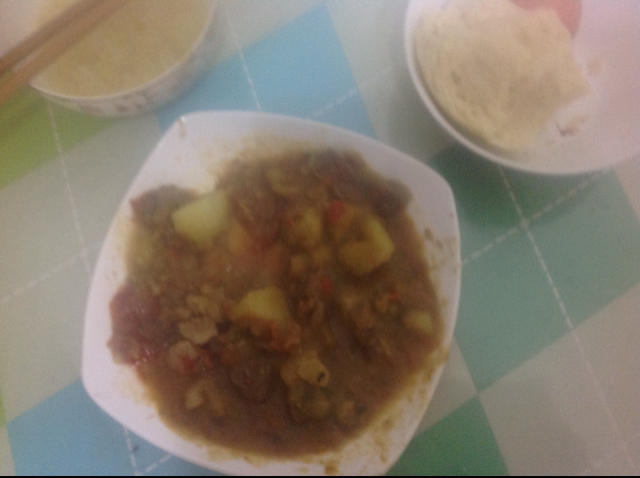 番茄牛肉炖土豆胡萝卜
