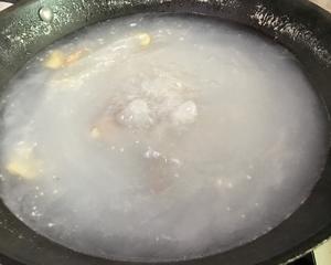 广东靓汤--淮山薏米猪骨祛湿汤的做法 步骤3
