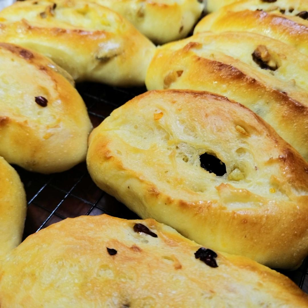 奶香松软的葡萄干面包｜有手就会