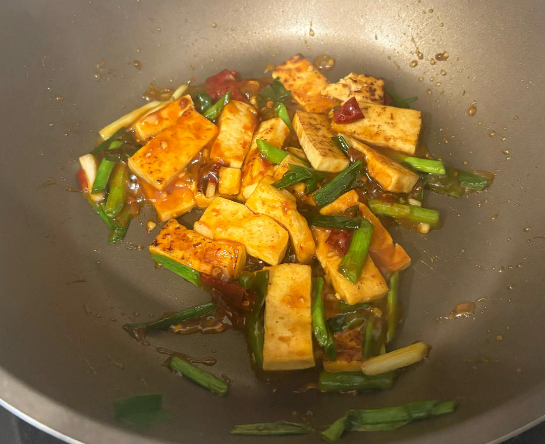 “蒜苗葱烧豆腐”下饭到离谱！配菜都好吃的不得了！