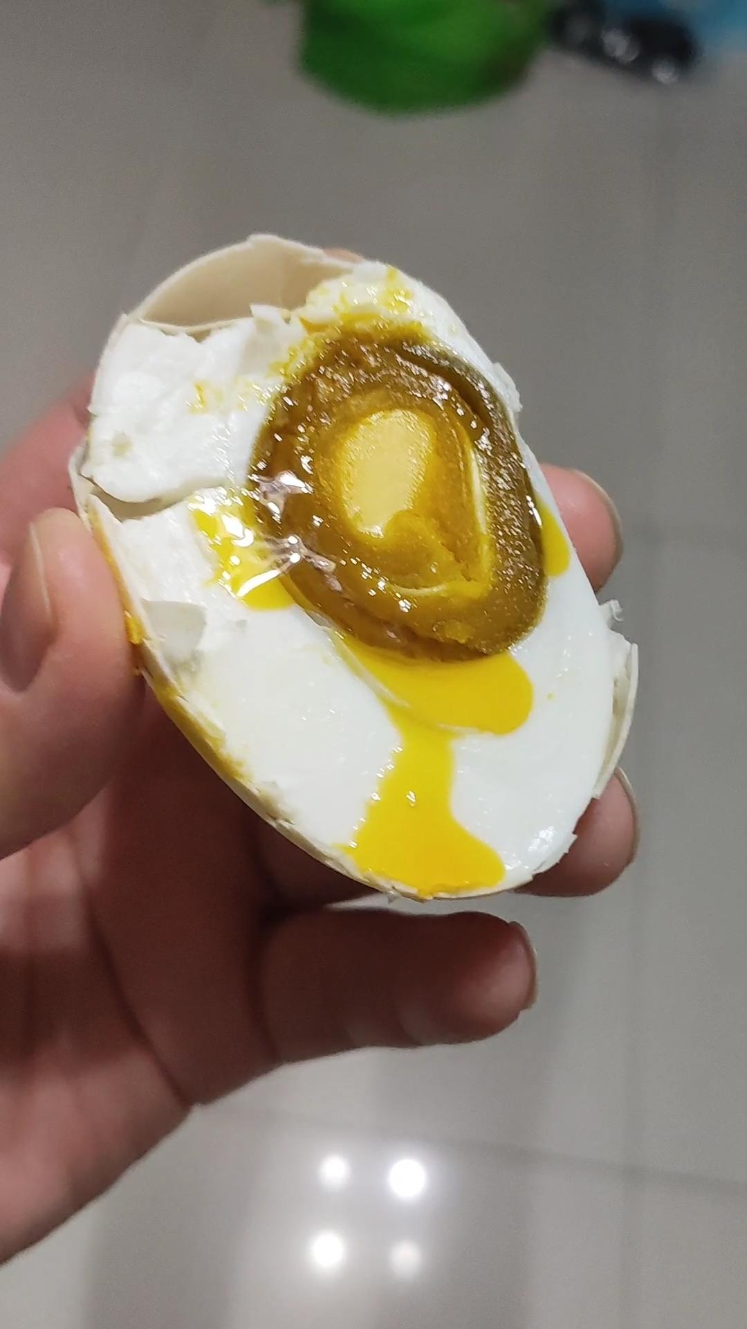 奶奶40年腌制咸鸭蛋老方子，保证100%起沙流油
