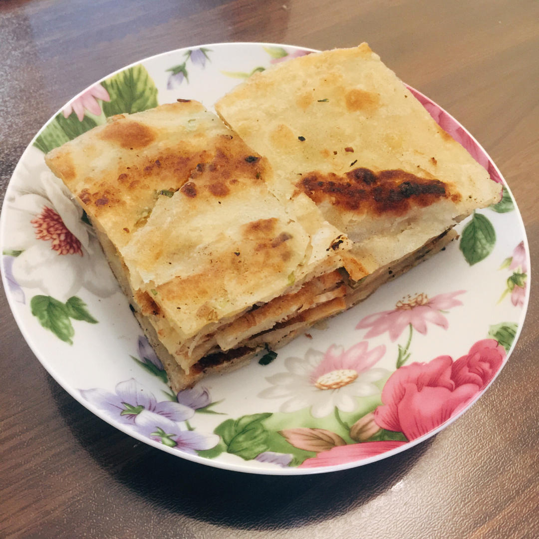 家常鸡蛋葱油饼 表皮酥脆内里软 不吃菜空口吃俩 简单易学 一次成功 附细节视频详解