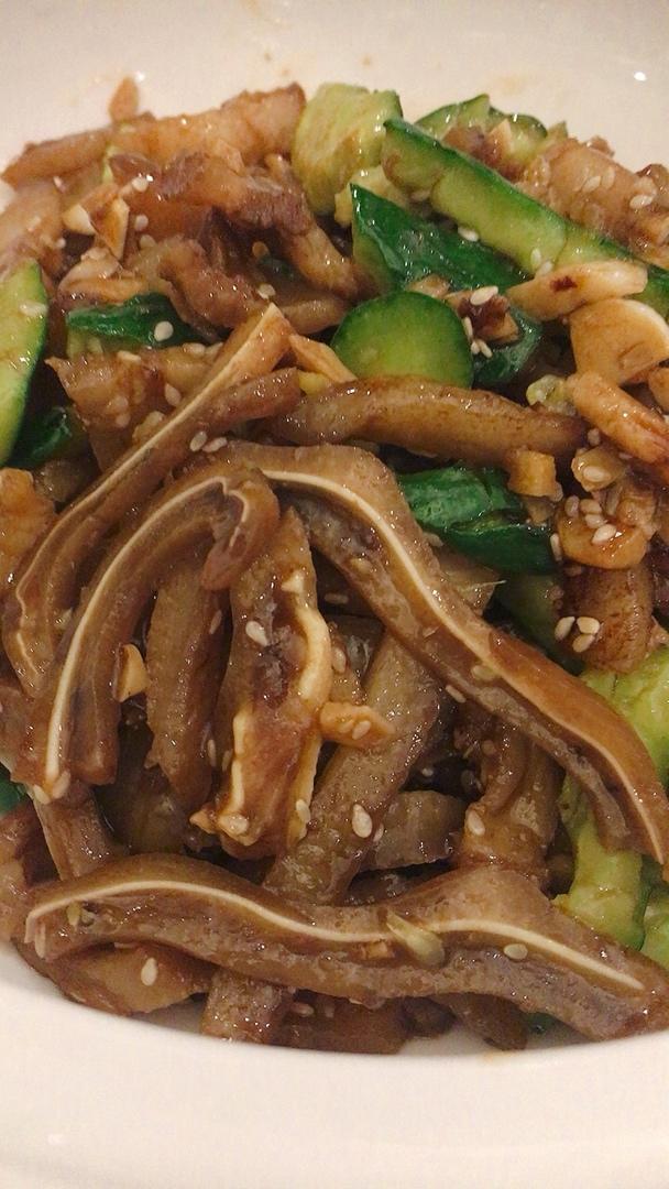 红油猪耳拍黄瓜