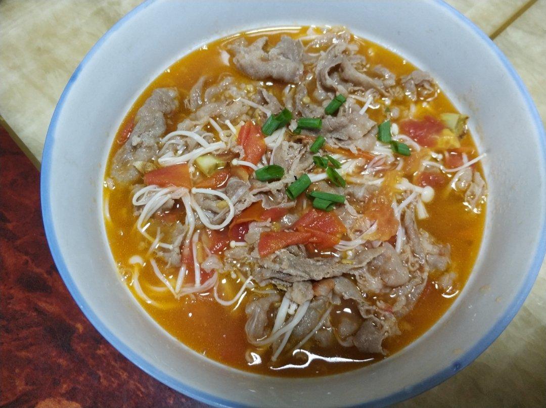金针菇肥牛番茄锅