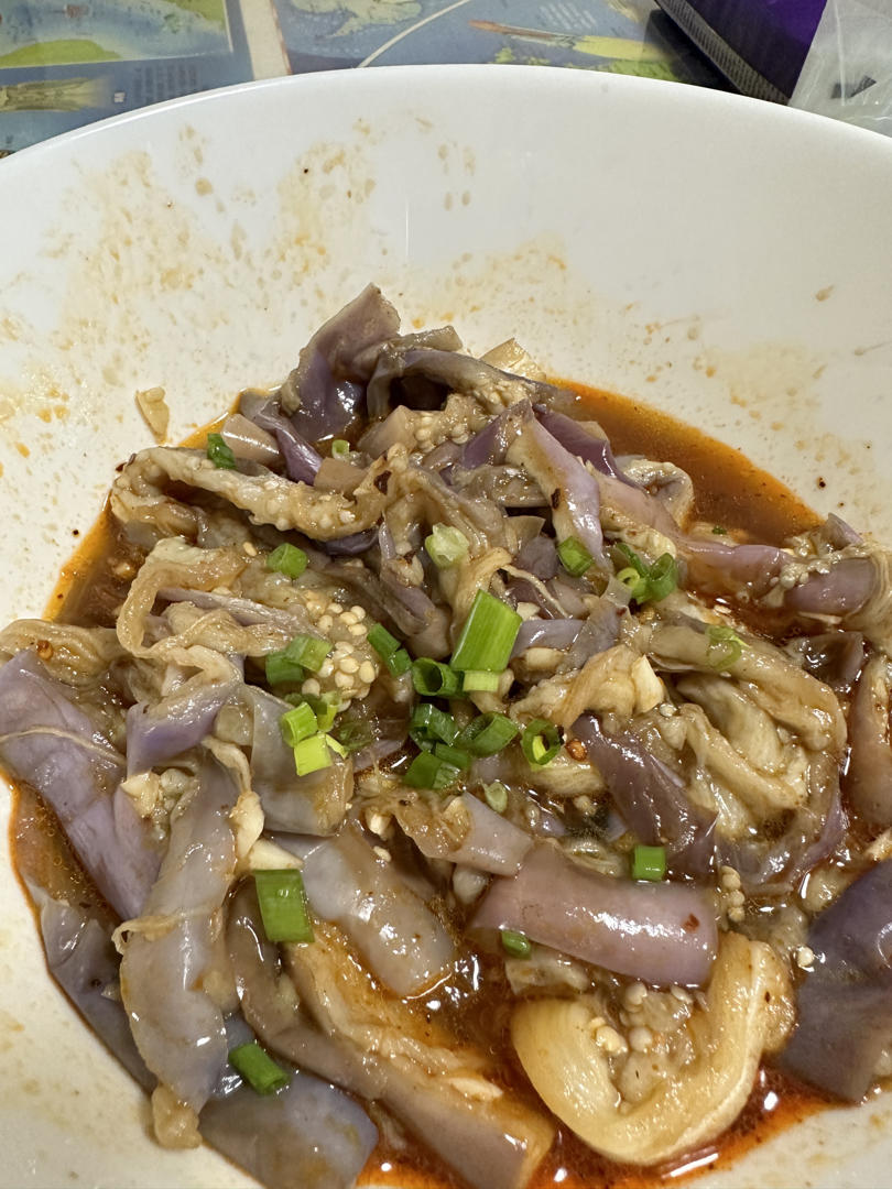 凉拌茄子土豆皮蛋