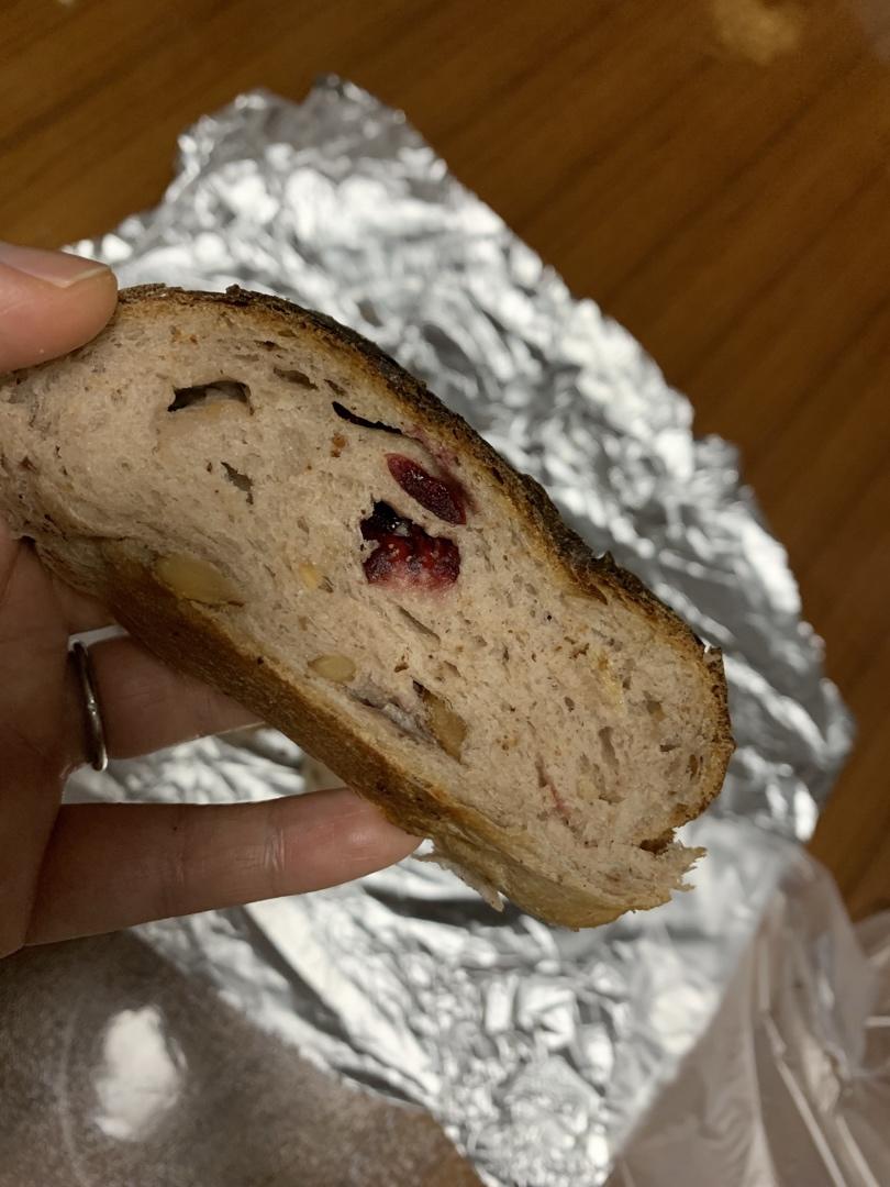 全麦蔓越莓核桃软欧包