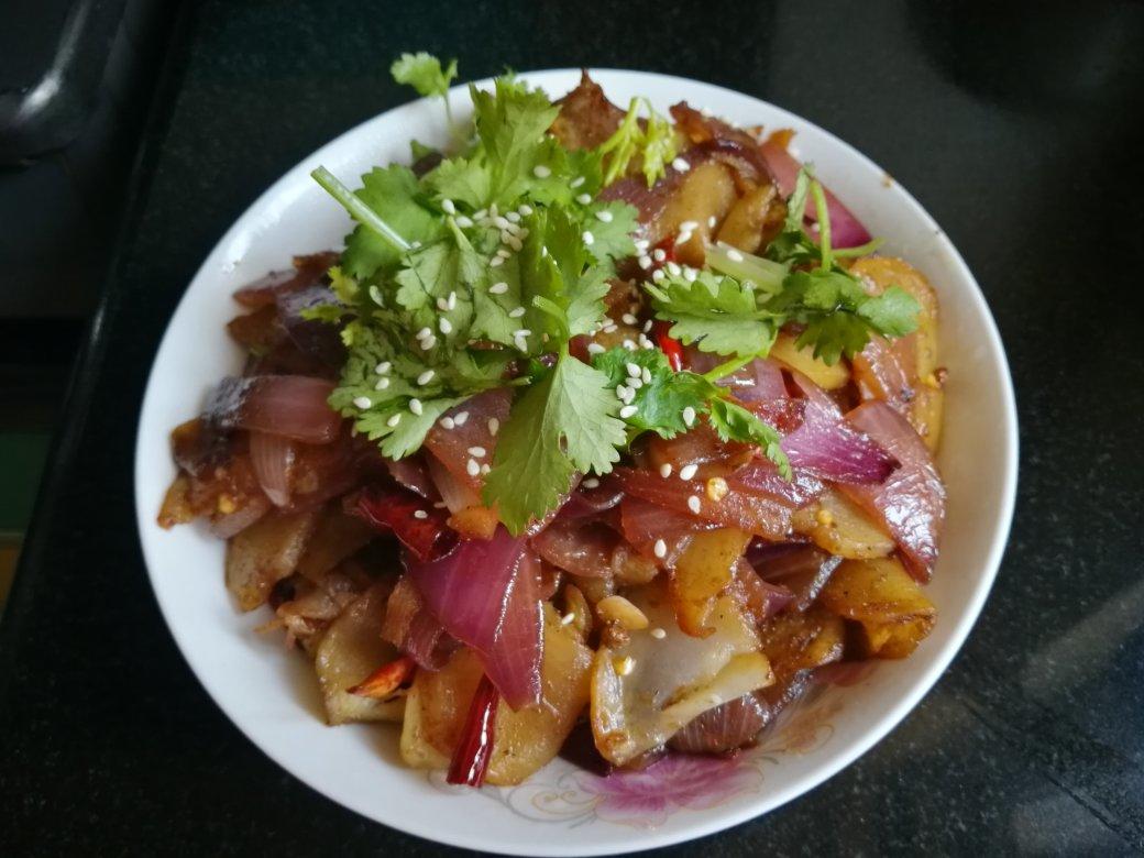 边吃边流泪的「孜然土豆片」