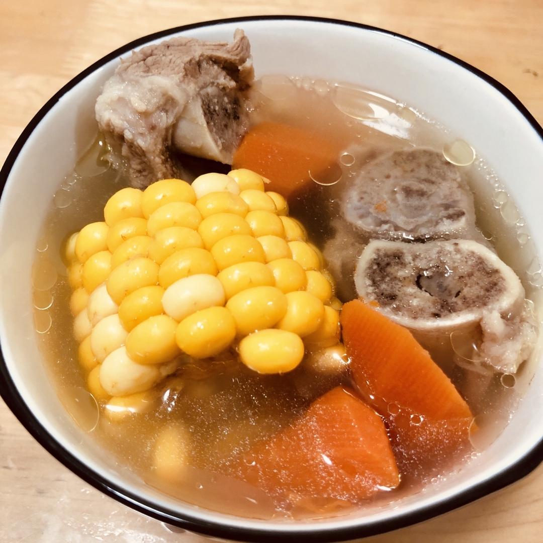 胡萝卜玉米猪骨汤