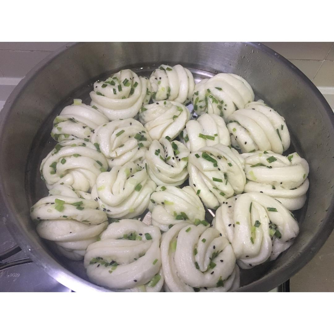 葱油花卷 Steamed Roll