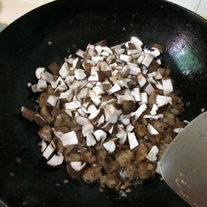下饭菜：毛豆肉丁的做法 步骤4
