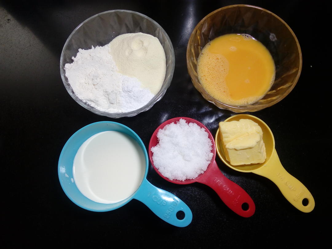 纯奶手撕吐司的做法 步骤1