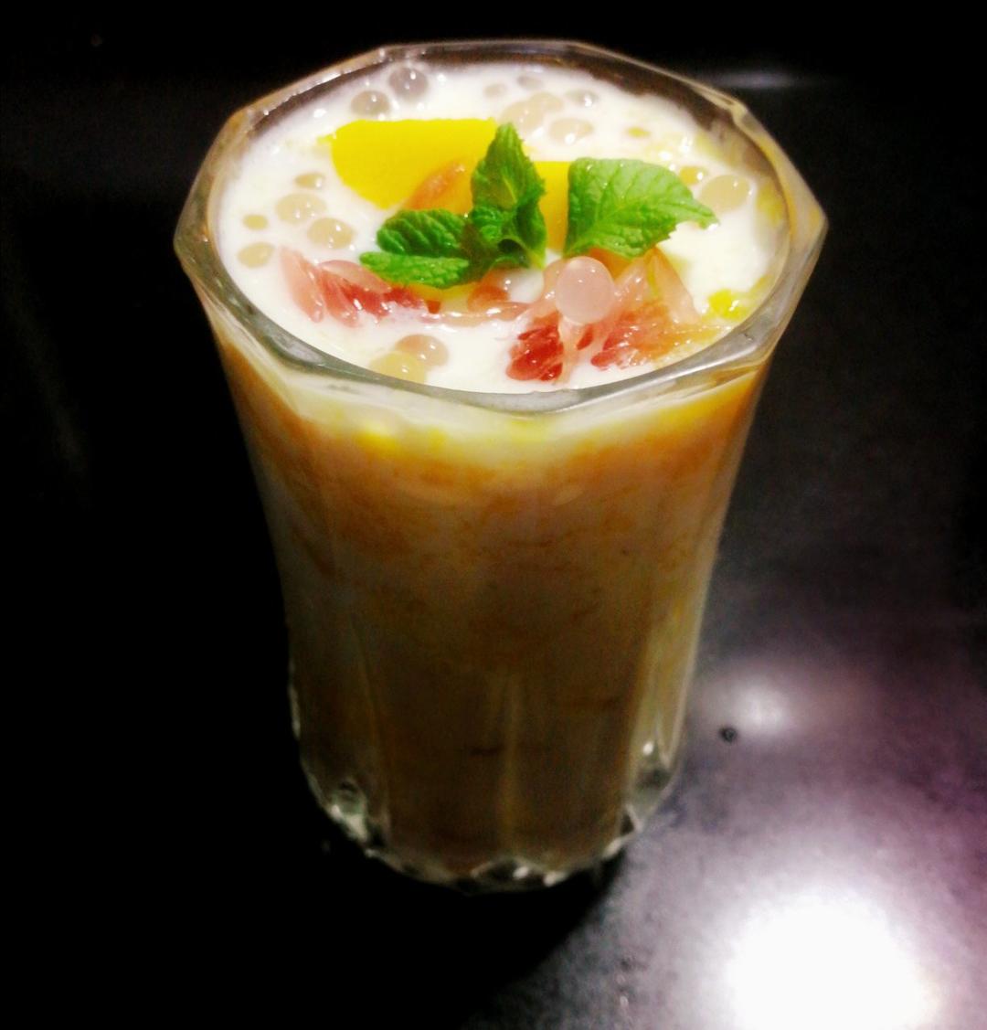 港式甜品——杨枝甘露(芒果西米露)附芒果花切法